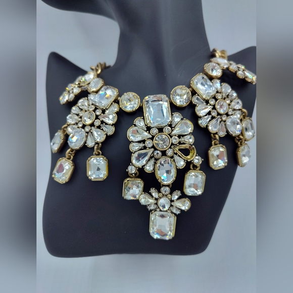 Banana Republic Crystal Bib Statement Necklace Gold Tone Vintage Glam STUNNING - Picture 3 of 11